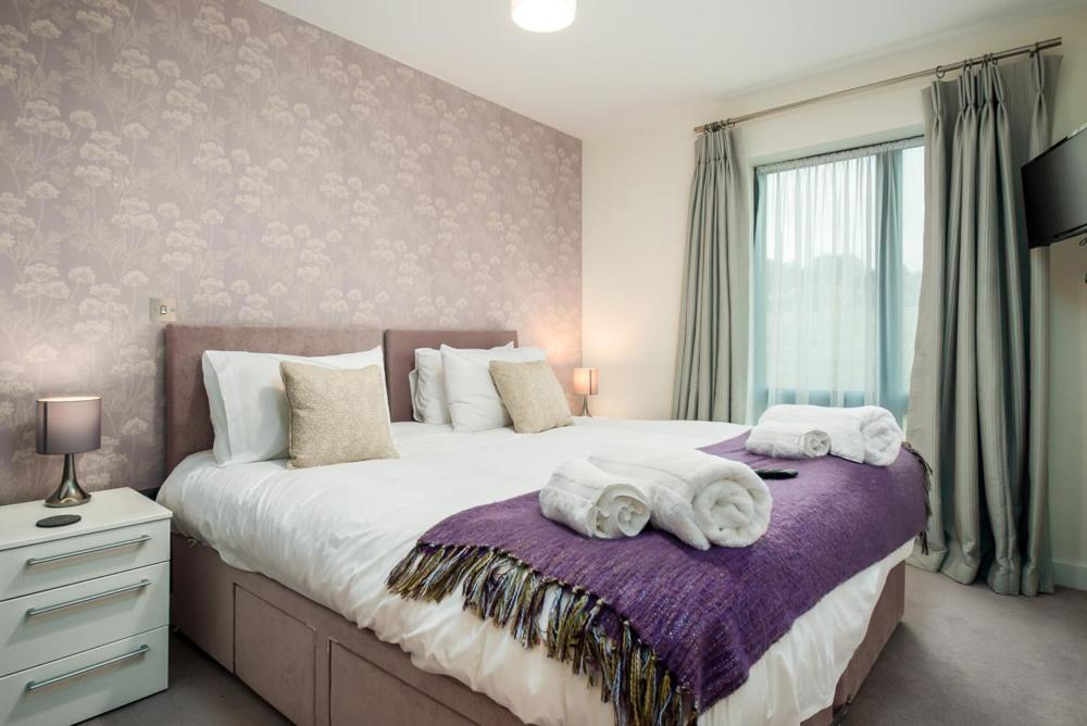 Solar Sanctuary- Skyline Balcony, City Centre, Three Floors, King Beds, Netflix And More! Бат Екстер'єр фото