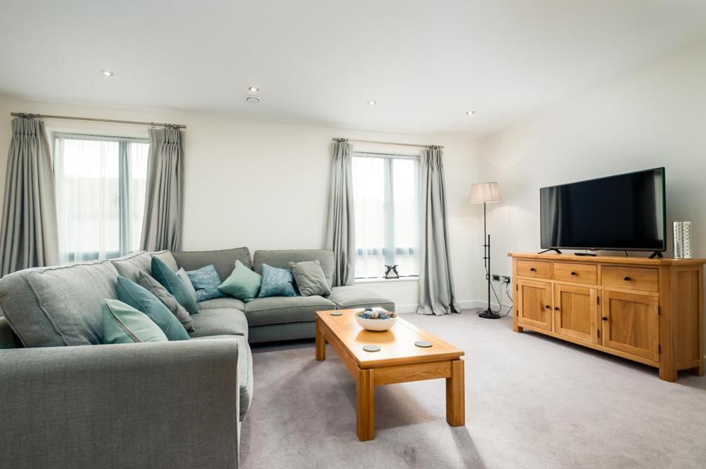 Solar Sanctuary- Skyline Balcony, City Centre, Three Floors, King Beds, Netflix And More! Бат Екстер'єр фото